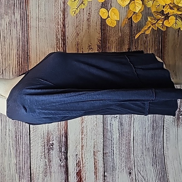 STYLE CO NAVY BLUE HI-LO RAW HEM LONG SLEEVE PULLOVER TEE - Picture 3 of 12